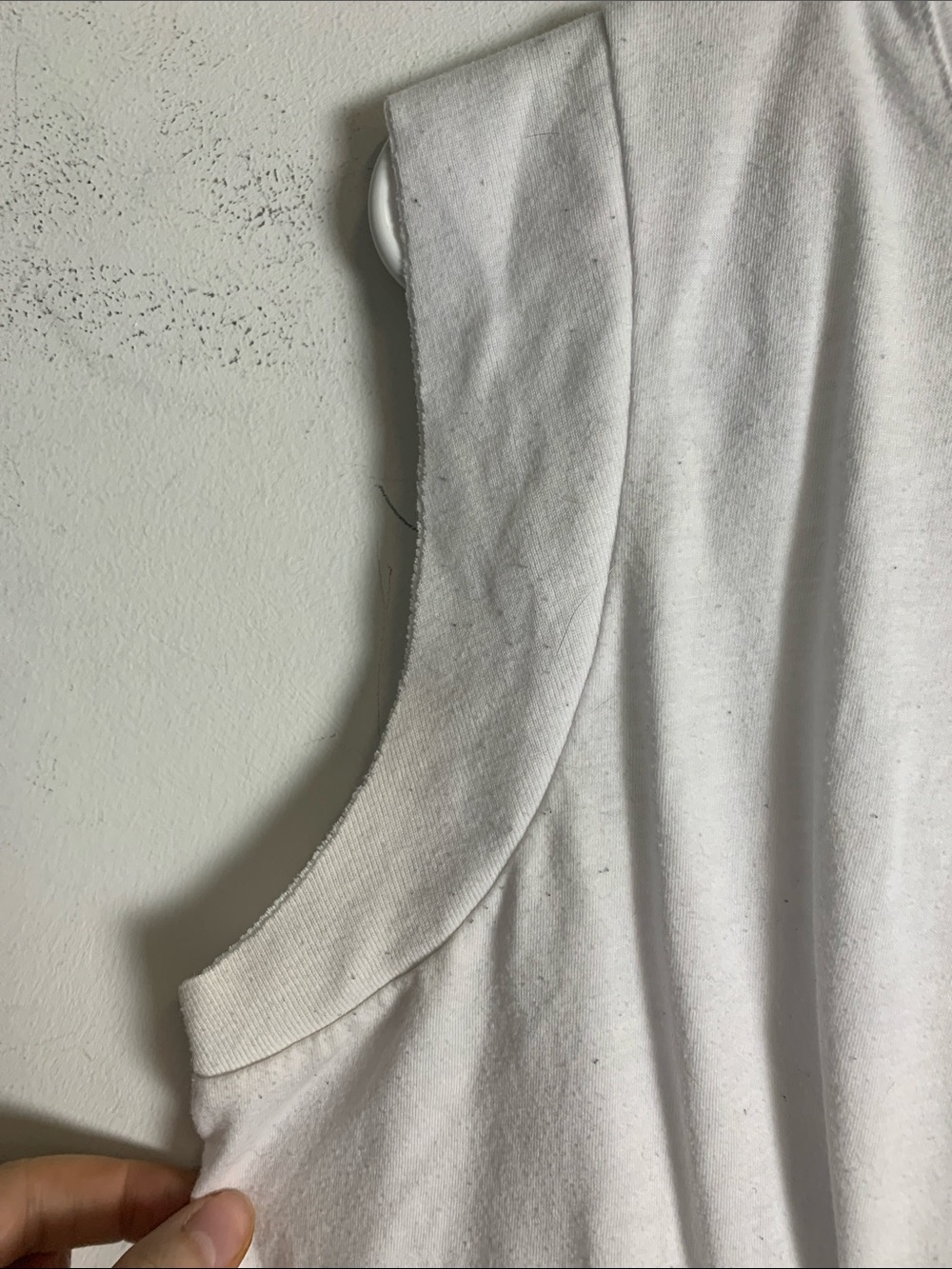 ALO Yoga White Cropped Muscle Tank Top - Picture 3 of 4